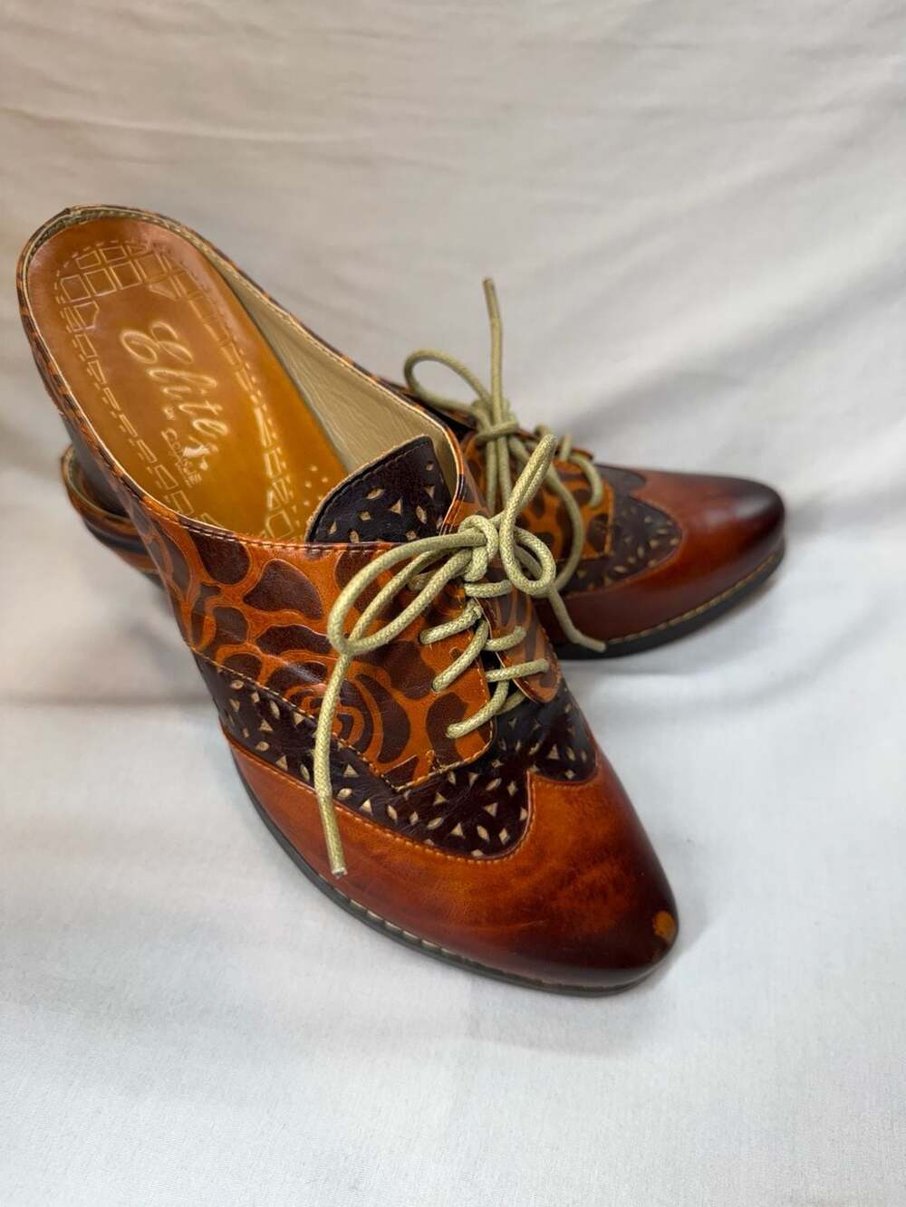 Vintage Y2K 2010 era Elite by Corkys Women's Size 8 Brown Floral Lace-Up Mule He